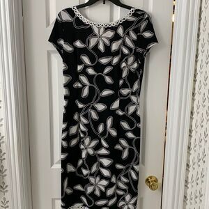 Joseph Ribicoff Size 12 black and white floral dress